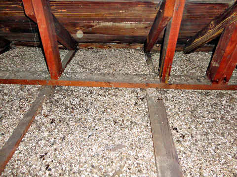 Vermiculite in attic